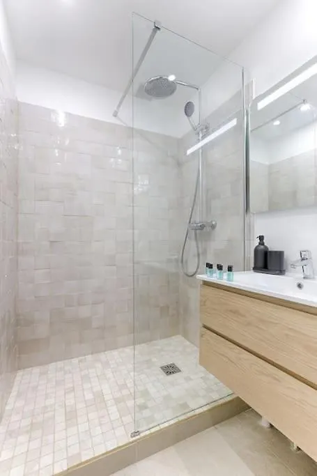 Mykeypers - Design & Cosy Flat 2Br Center Paris - Moulin Rouge Apartment France
